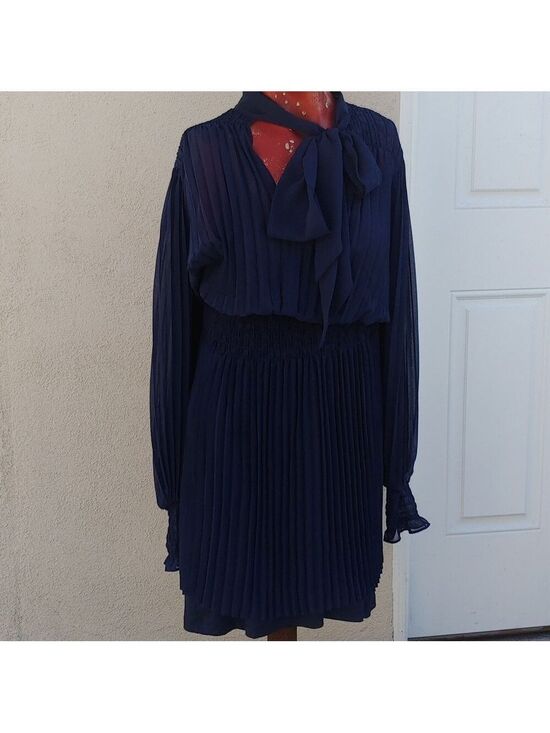 Banana Republic Dresses & Skirts - Banana Republic Women's Navy Pleaded Dress -Medium